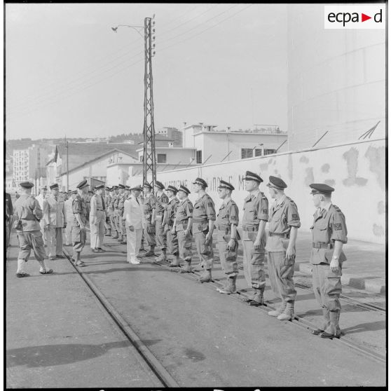 Prise d'armes des unités territoriales. [Description en cours]