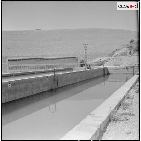 Scène de vie quotidienne militaire. [Description en cours]