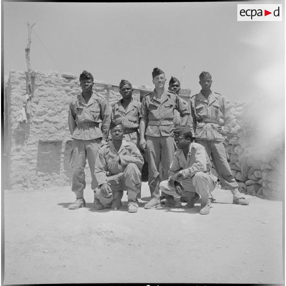 Visite au 5e RTS à Nedroma. [Description en cours]