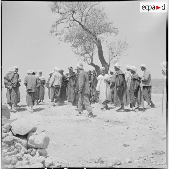 Visite au 5e RTS à Nedroma. [Description en cours]