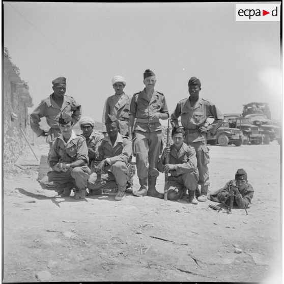 Visite au 5e RTS à Nedroma. [Description en cours]