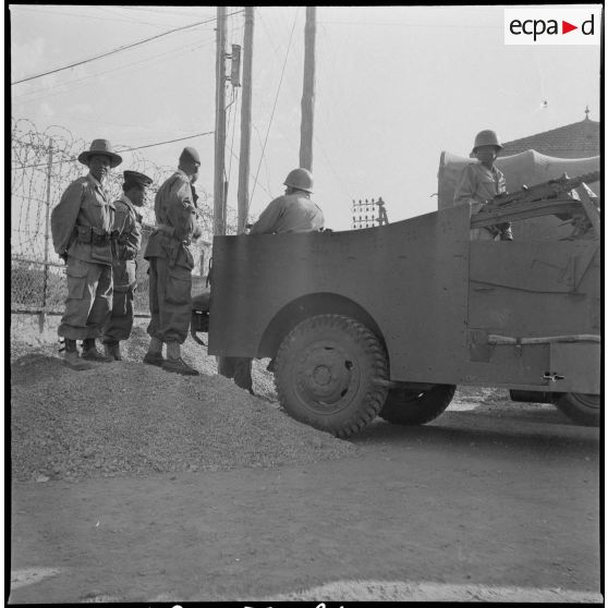 Visite au 5e RTS à Nedroma. [Description en cours]