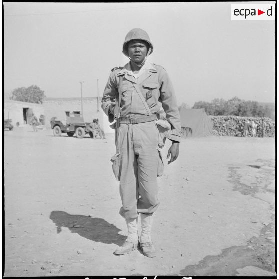 Visite au 5e RTS à Nedroma. [Description en cours]