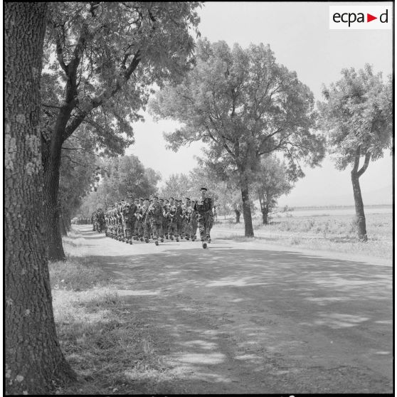 Prise d'armes du 14e RCP. [Description en cours]