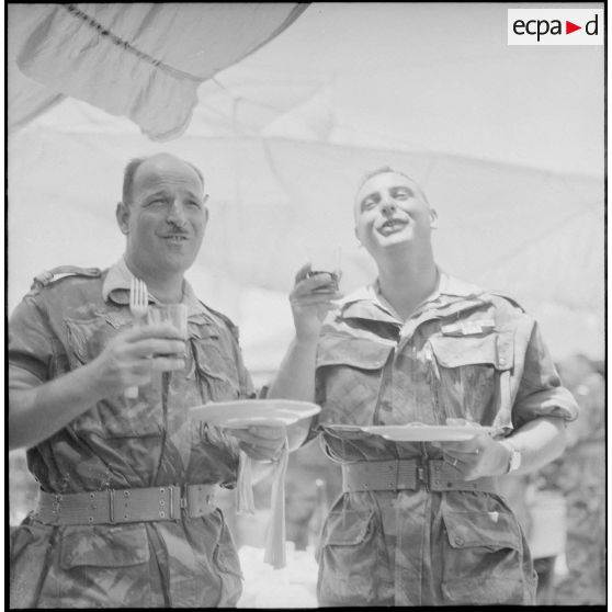 Prise d'armes du 14e RCP. [Description en cours]