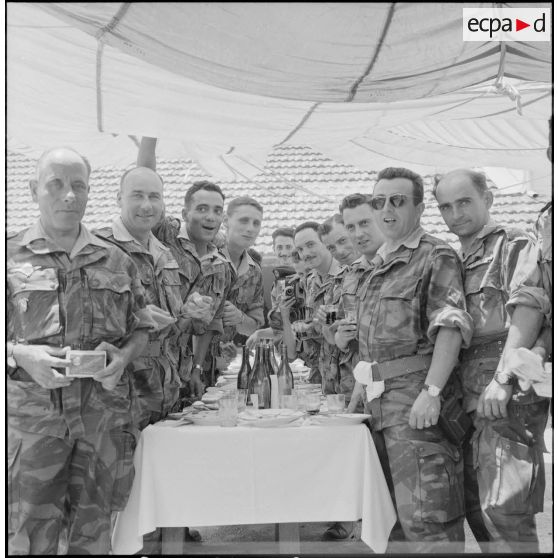 Prise d'armes du 14e RCP. [Description en cours]