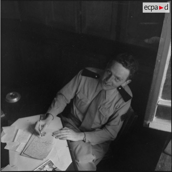 Le 2/1er RAC et les pistes sahariennes à Hassi-Messaoud. [Description en cours]