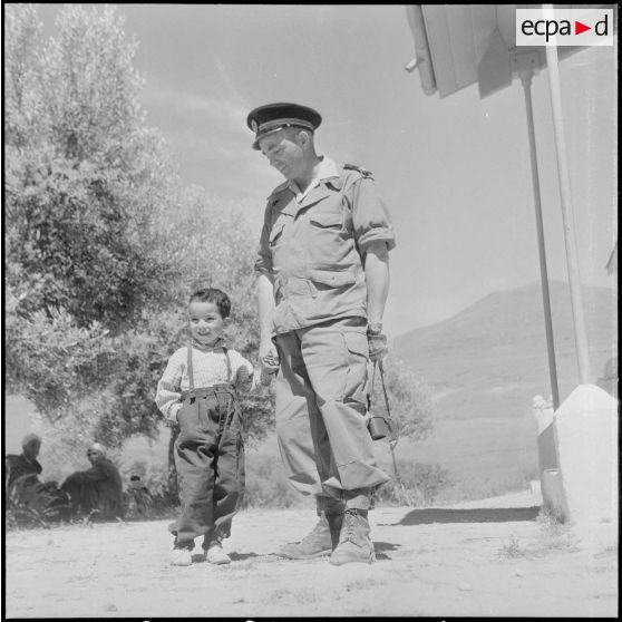 Le 3e bataillon de la DBFM (demi-brigade de fusiliers marins) et la pacification à Bab-el-Assa.  [Description en cours]