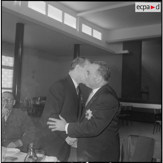 L'association des Alsaciens-Lorrains reçoit à déjeuner des soldats originaires de ces départements. [Description en cours]