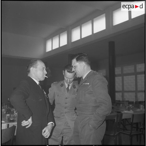 L'association des Alsaciens-Lorrains reçoit à déjeuner des soldats originaires de ces départements. [Description en cours]