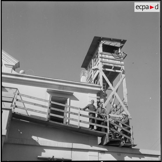 Vie quotidienne de soldats de la territoriale à Douera. [Description en cours]