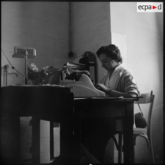 Visite en Kabylie de Max Lejeune, secrétaire d'Etat aux armées. [Description en cours]