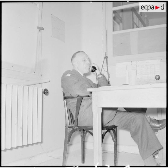 Visite en Kabylie de Max Lejeune, secrétaire d'Etat aux armées. [Description en cours]