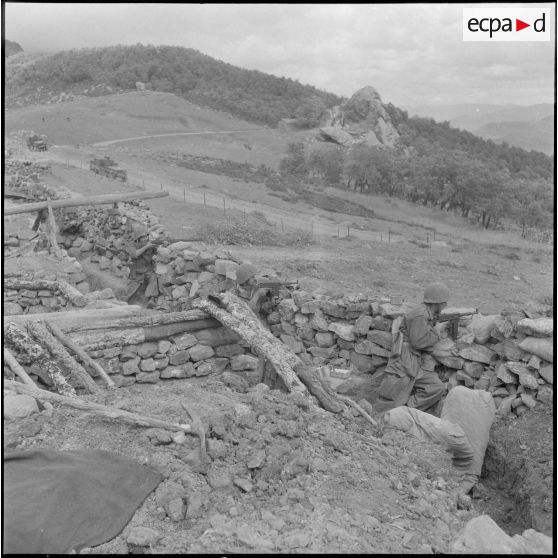 Le 2e bataillon de la 121e compagnie de commandement d'appui et des services. [Description en cours]