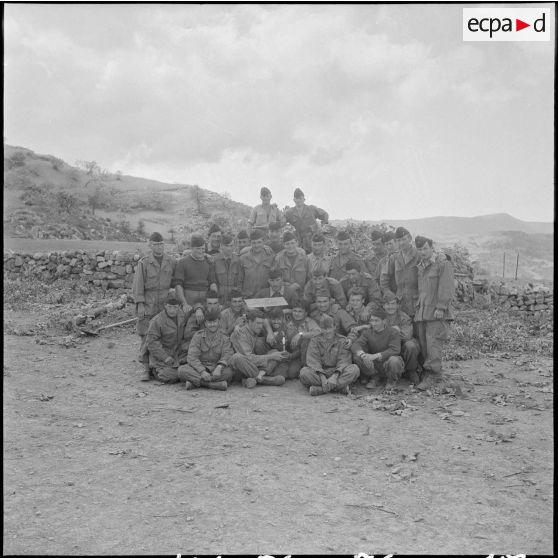 Le 2e bataillon de la 121e compagnie de commandement d'appui et des services. [Description en cours]