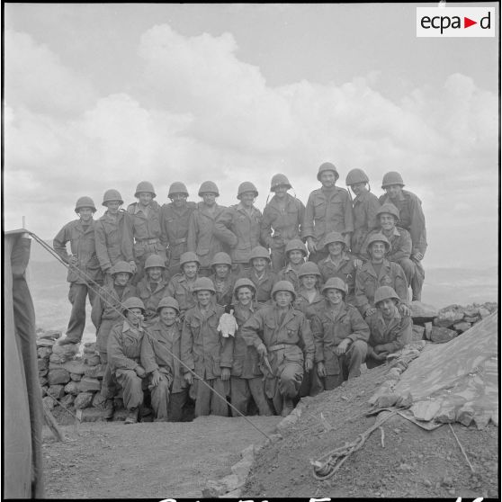 Le 2e bataillon de la 121e compagnie de commandement d'appui et des services. [Description en cours]