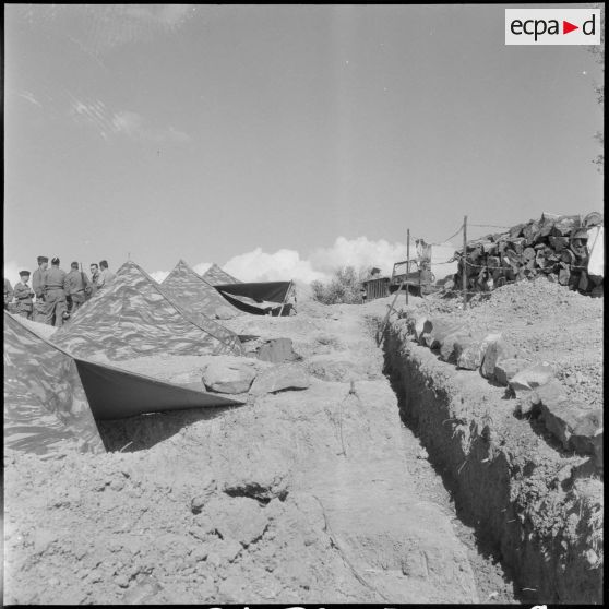 Le 2e bataillon de la 121e compagnie de commandement d'appui et des services. [Description en cours]