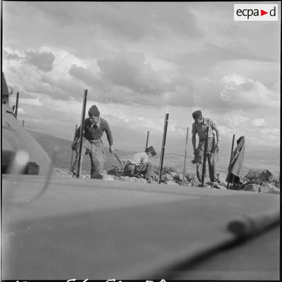 Le 2e bataillon de la 121e compagnie de commandement d'appui et des services. [Description en cours]