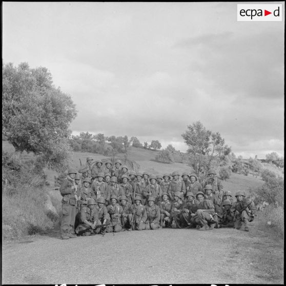 Le 2e bataillon de la 121e compagnie de commandement d'appui et des services. [Description en cours]