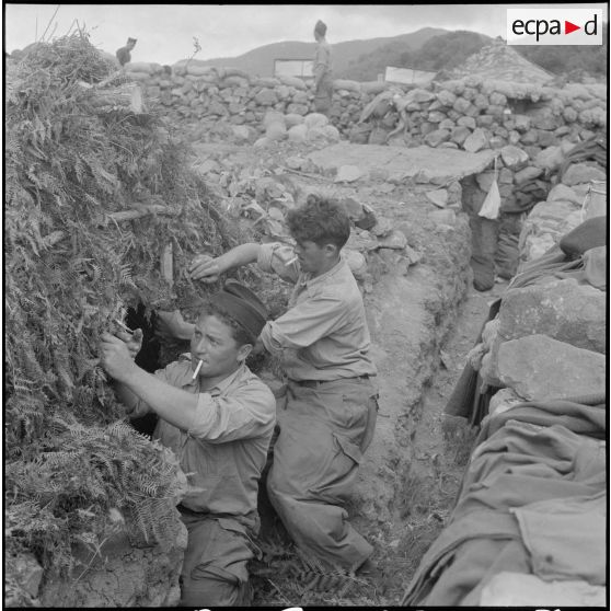 Le 2e bataillon de la 121e compagnie de commandement d'appui et des services. [Description en cours]