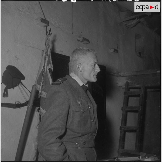 Présentation du PC du lieutenant-colonel Marcel Bigeard. [Description en cours]