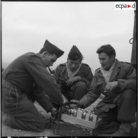 Opérations dans la région de Mac-Mahon, Barika. [Description en cours]