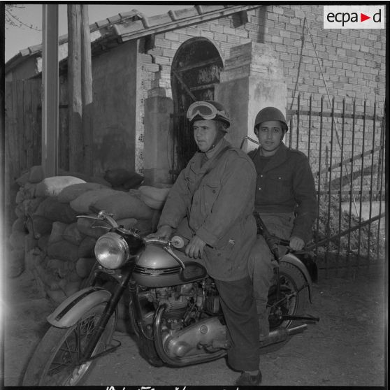 Compagnie rurale à Raymond Poincaré composée de réservistes du 53e BTA. [Description en cours]