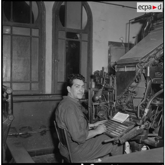 Fabrication du journal Le Bled à la SNEP à Alger. [Description en cours]