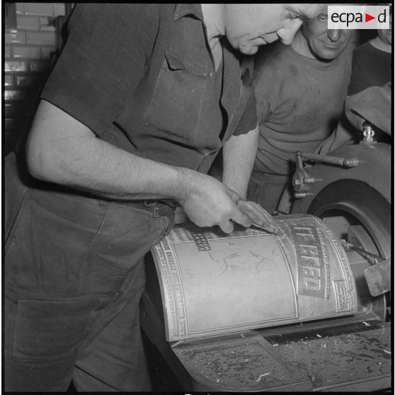 Fabrication du journal Le Bled à la SNEP à Alger. [Description en cours]