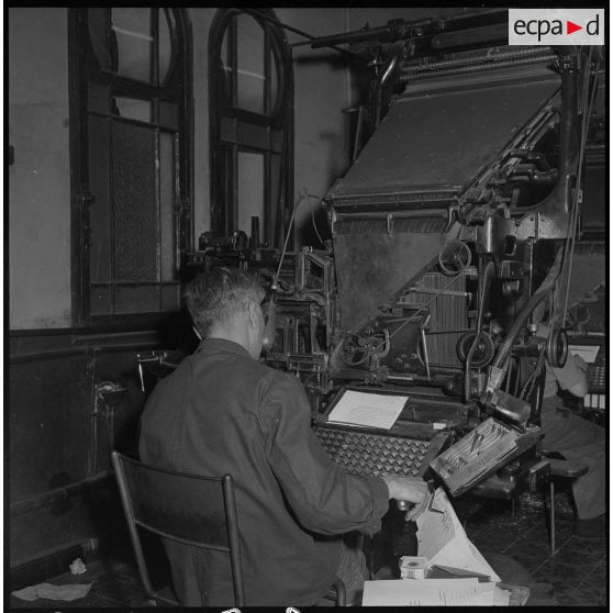 Fabrication du journal Le Bled à la SNEP à Alger. [Description en cours]