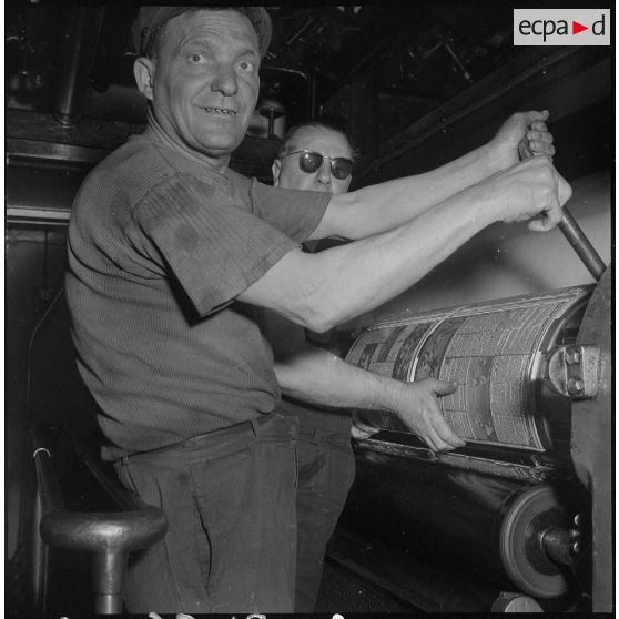 Fabrication du journal Le Bled à la SNEP à Alger. [Description en cours]