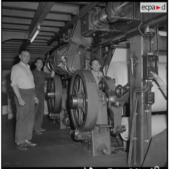 Fabrication du journal Le Bled à la SNEP à Alger. [Description en cours]