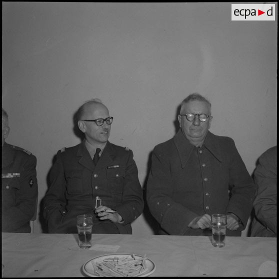 Portrait d'officiers d'Etat-Major. [Description en cours]