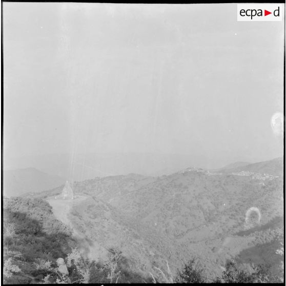 Le 2/13e RTS (2e bataillon du 13e régiment de tirailleurs sénégalais) en opération. [Description en cours]