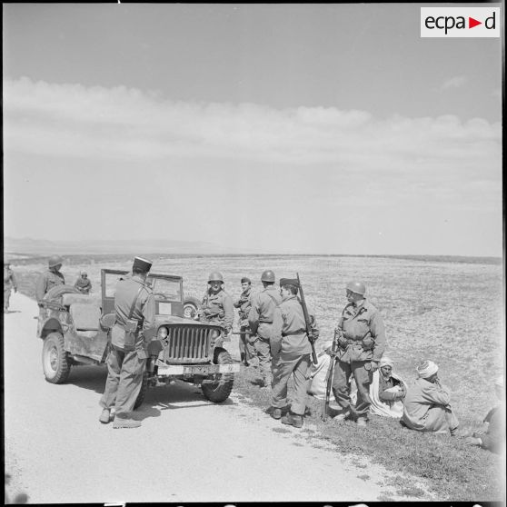 Travaux de la 403e CMRM, section auto-char à Oujda. [Description en cours]