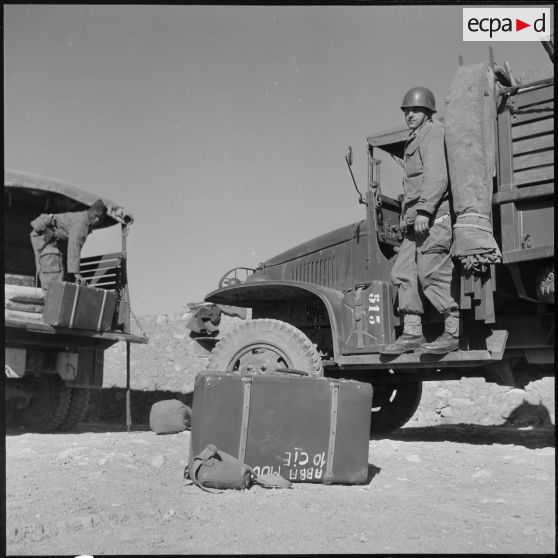 Travaux de la 403e CMRM, section auto-char à Oujda. [Description en cours]