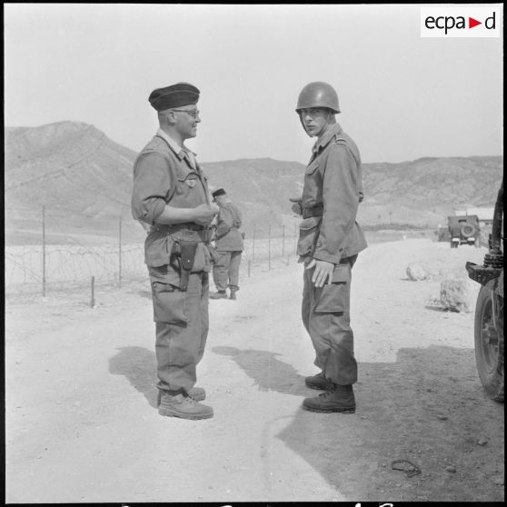 Travaux de la 403e CMRM, section auto-char à Oujda. [Description en cours]