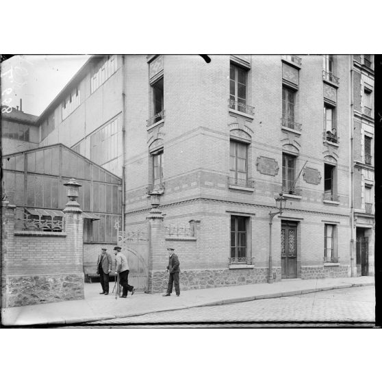 Atelier de rééducation des mutilés de guerre, 51 rue des Epinettes. Vue extérieure. [légende d'origine]