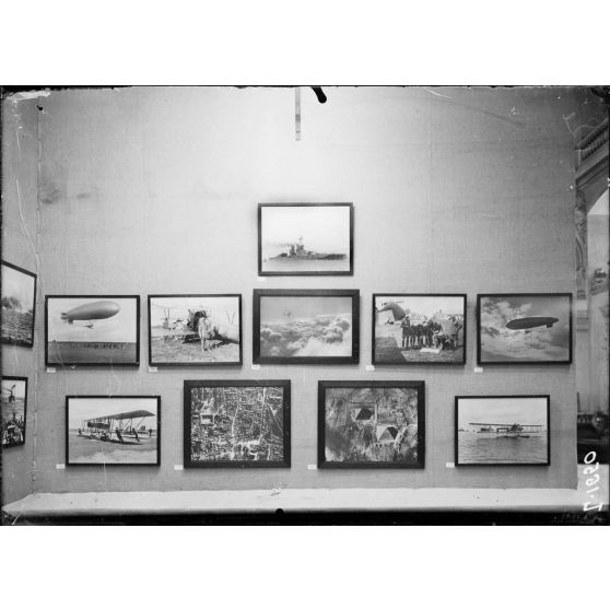 Paris. Louvre. Pavillon de Marsan. Exposition des photographies de guerre prises par les armées alliées. [légende d'origine]