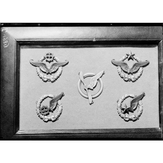 Paris, les nouveaux brevets de l'aviation. [légende d'origine]