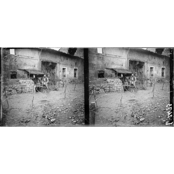 Mont-sur-Côtes, Meuse, l'église et le village. [légende d'origine]