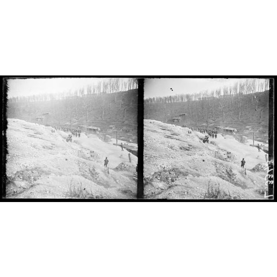 Devant Verdun, Ravin des Vignes, cantonnement des troupes marocaines. [légende d'origine]