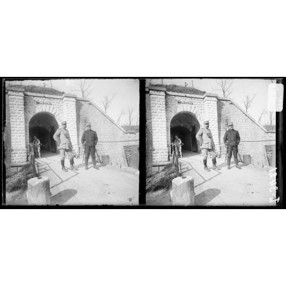 Belleville, l'entrée de la redoute. [légende d'origine]