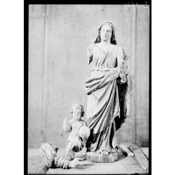 Eglise La Neuville-au-Pont. [légende d'origine]