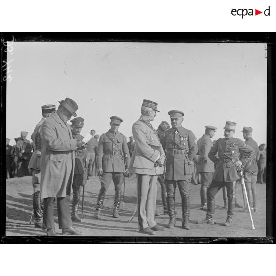 Omsk. Le général Janin et le général tchèque Siroby. [légende d'origine]