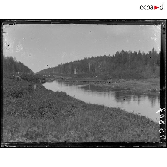 Expédition vers le front bolchevik. Ekaterinski Canal. [légende d'origine]
