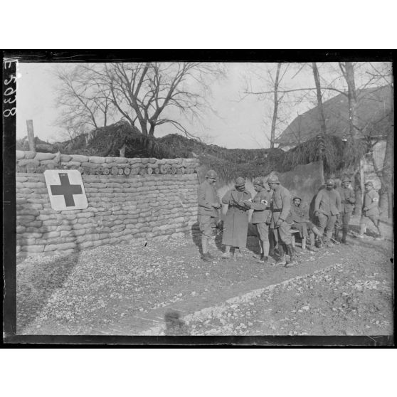 Prosnes. Marne. Un poste de secours. [légende d'origine]