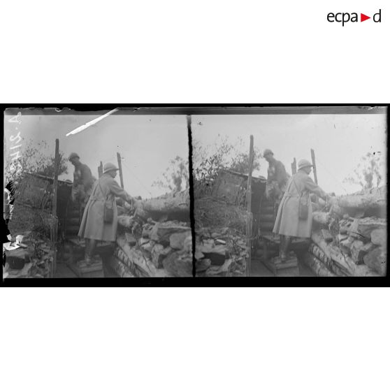 Région des Hartmannswillerkopf. Alsace. Le général Demetz au poste de Sihl. [légende d'origine]