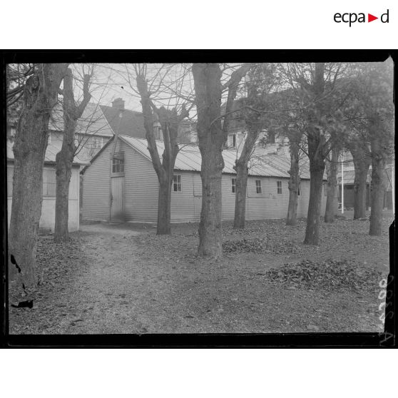 Troyes. Hôpital sanitaire n°8. Une baraque. [légende d'origine]