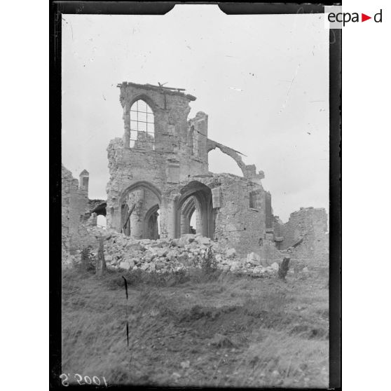 Montfaucon (Meuse). Vue de l'église. [légende d'origine]